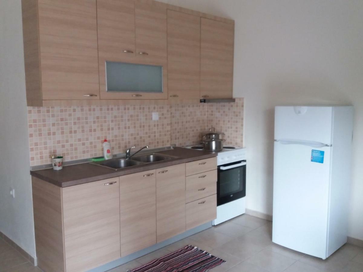 John'S Apartments 네아 미카니오나 외부 사진