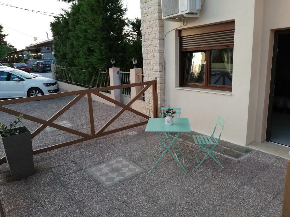 John'S Apartments 네아 미카니오나 외부 사진